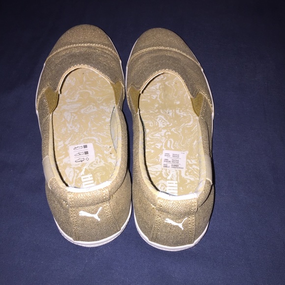 🔴SOLD🔴Puma Shoes - Picture 3 of 4